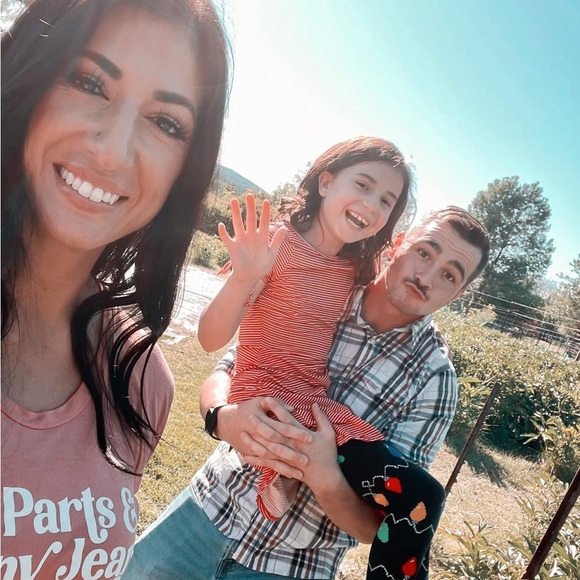 🌻🌻🌻Meet your posher! Jenn! - Picture 5 of 7